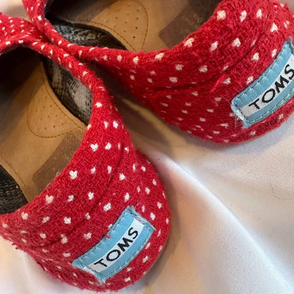 TOMS women’s Red Polka Dot Shoes